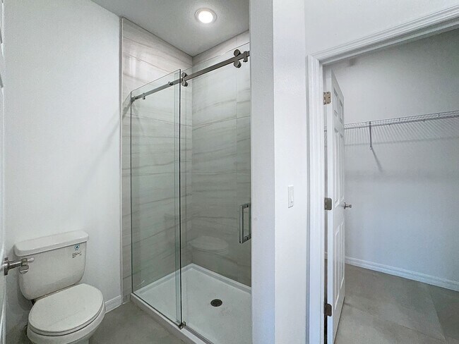 Building Photo - Townhouse For Lease in Saint Cloud