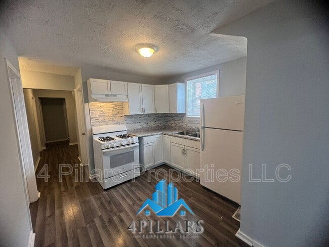 Building Photo - 1311 E Columbus Dr