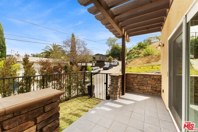 Building Photo - 1630 Bridgeport Dr