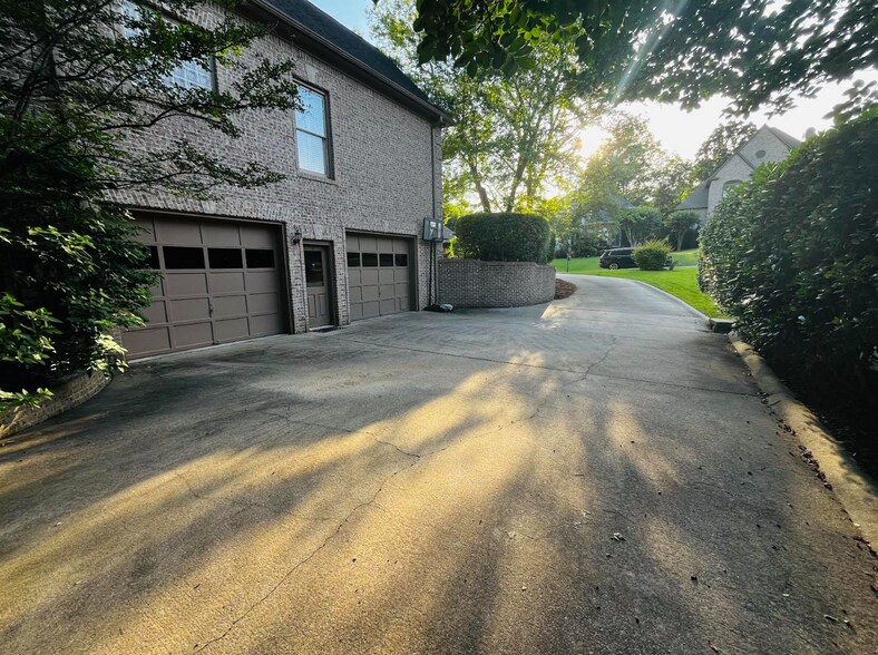 Building Photo - 6116 Rosemont Ct