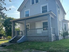 Building Photo - 427 Brown Ave NW