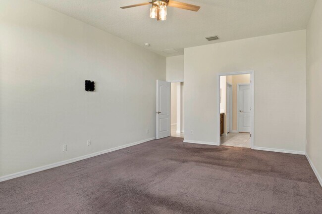 Building Photo - 4 bedroom in Apopka available now!