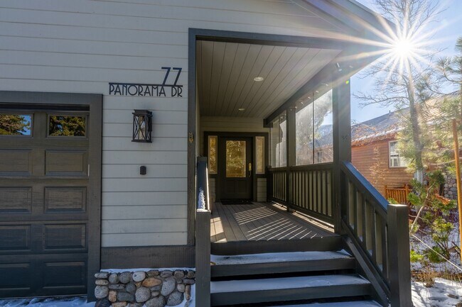 Building Photo - Mountain View Haven