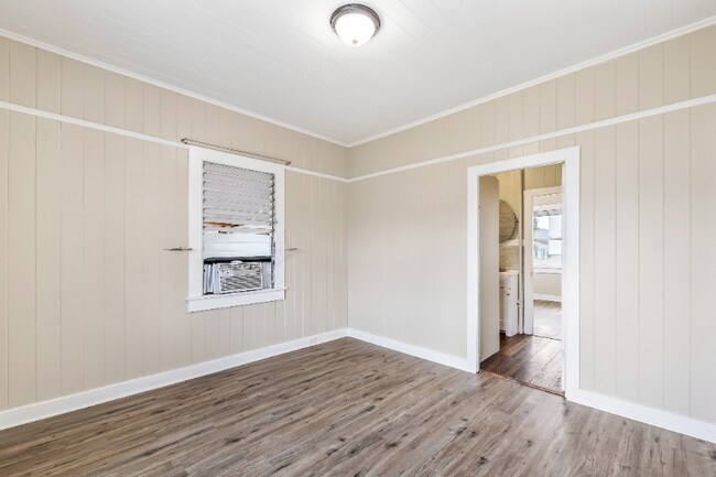 Building Photo - 3159 Lincoln Ave