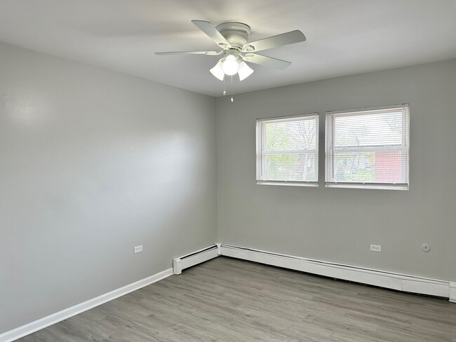 Building Photo - 8424 W 87th St