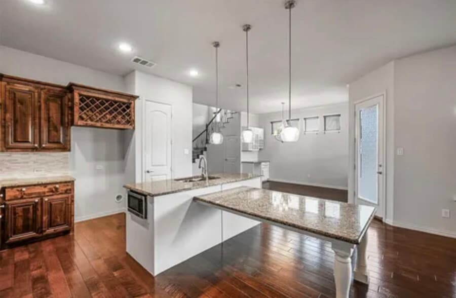Building Photo - 1018 Ivy Charm Way