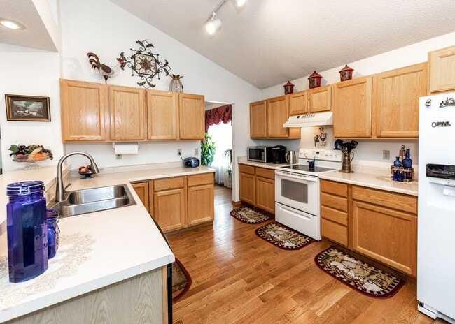 Building Photo - Spacious 5 Bedroom in D20 centrally located