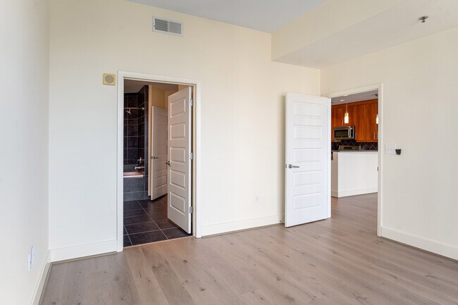 Building Photo - 1080 Peachtree St NE