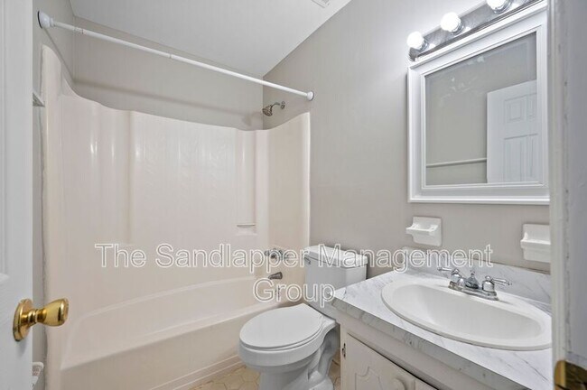 Building Photo - 28 Crosscreek Dr