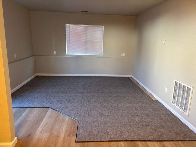 Building Photo - Country West Condos