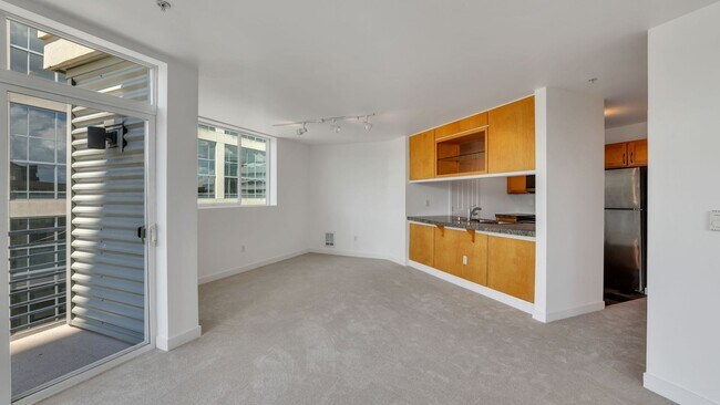 Building Photo - 2bd/1.75ba Bellevue Condo