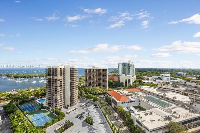 Primary Photo - 2831 S Bayshore Dr