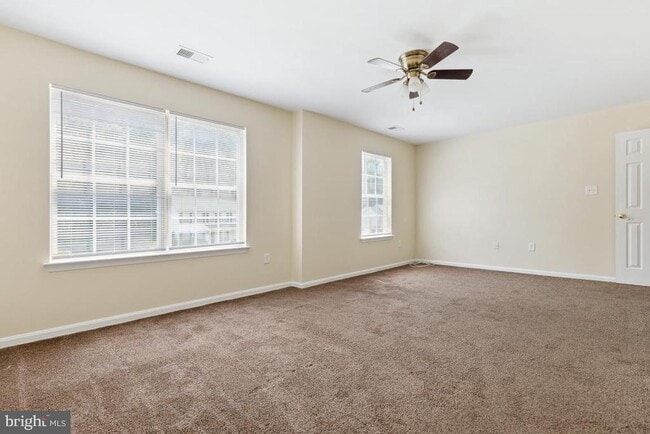 Building Photo - 6178 Oaklawn Ln
