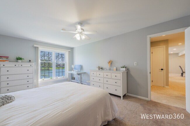 Building Photo - 5601 Carriage Way Dr