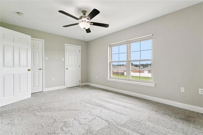 Building Photo - 1250 Primrose Dr
