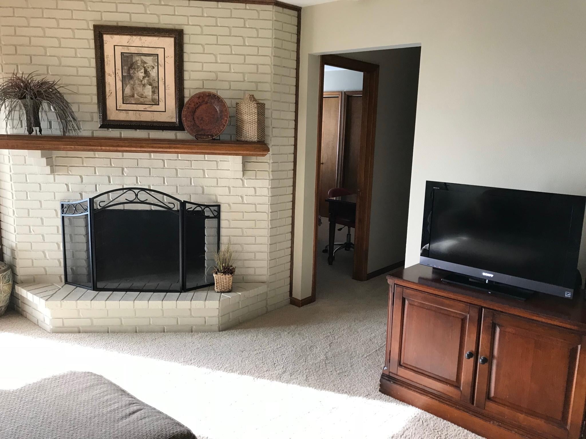 Living Room - 5005 Faraon St