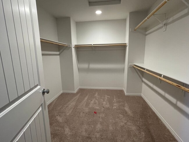 Building Photo - Newly Built 5 Bedroom in Beaumont