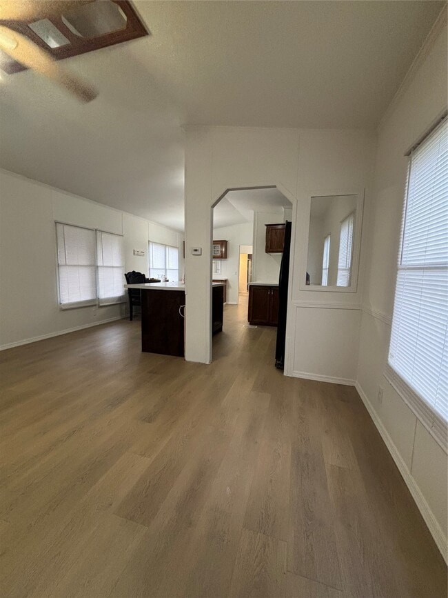 Building Photo - 10010 Cedar Landing Dr
