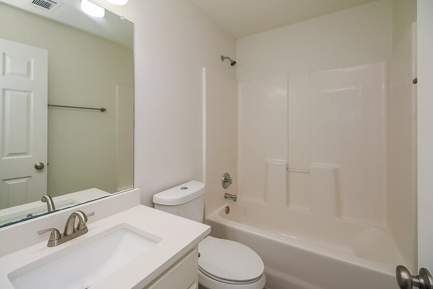 Building Photo - 7047 Cheswick Dr