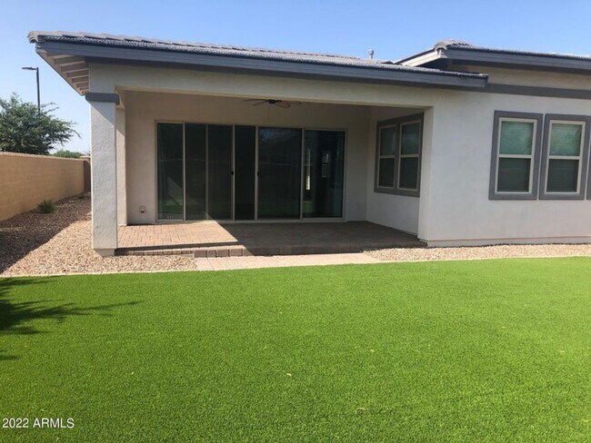 Building Photo - Beautiful home with generation suite in gated community