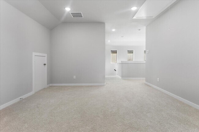 Building Photo - 608 Cottage Wood Dr