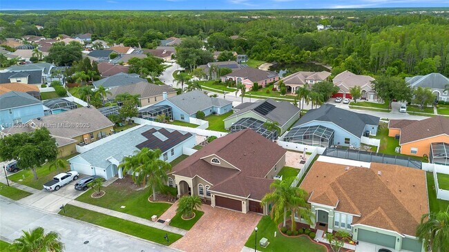 Building Photo - 10327 Meadow Crossing Dr