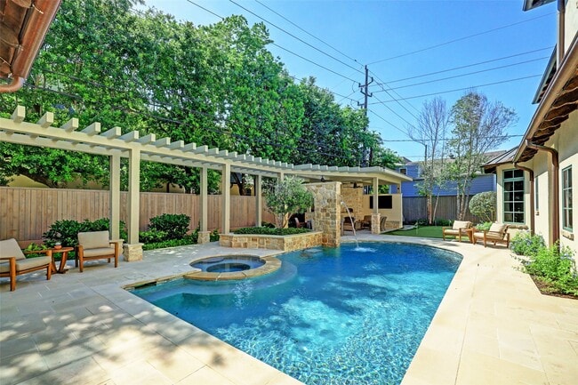 Building Photo - 5610 Lynbrook Dr