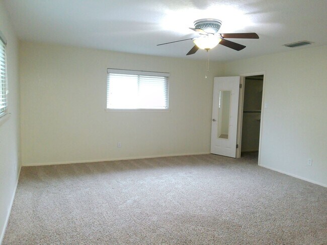 Building Photo - 6306 Kristin Dr