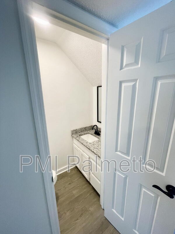 Building Photo - 138 Villa Ct