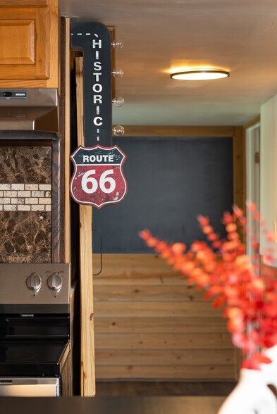 Building Photo - 1009 Little Marrowbone Rd