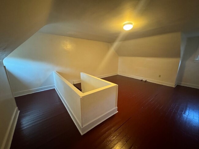 Building Photo - Updated Highland Park Townhome!