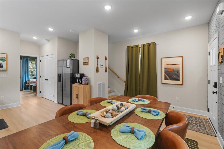 Building Photo - 323 Kelly's Ferry Pl