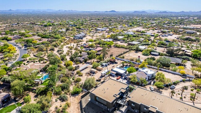 Building Photo - 6249 E Pinnacle Vista Dr