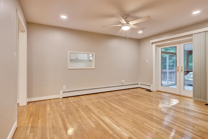 Family Room with passthrough to kitchen - 114 Richards Rd