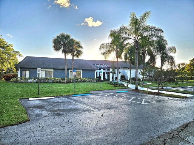 Building Photo - 1460 NW 80th Ave