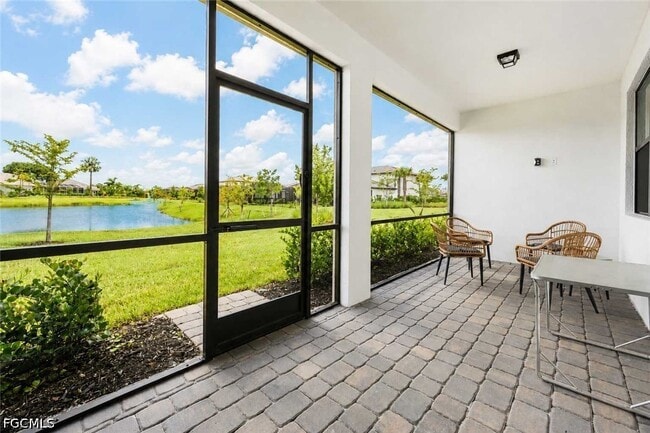 Building Photo - 10383 Maddox Ln