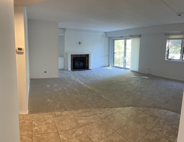 Family room - 2086 Saint Johns Ave