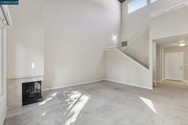 Building Photo - 1035 Alta Mesa Dr