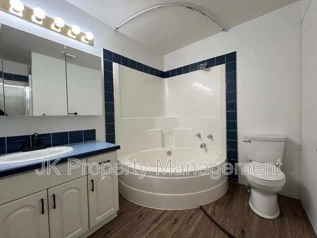 Building Photo - 2516 15th St S