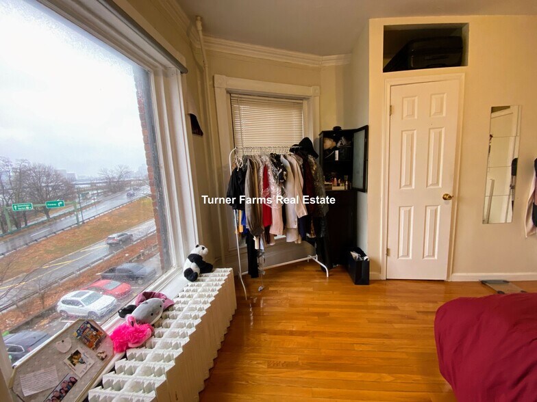 Building Photo - 43 Bay State Rd