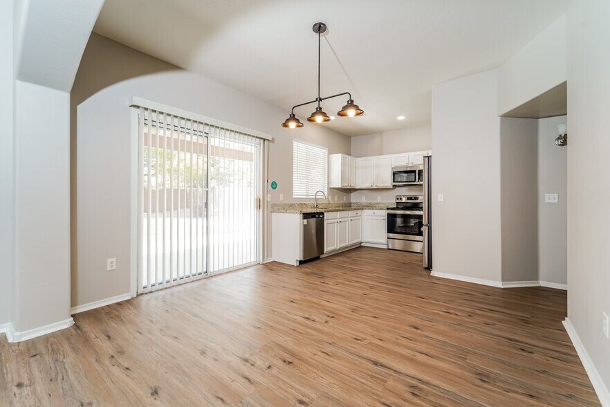 Building Photo - 2838 S Benton Cir