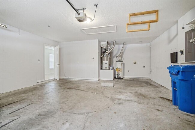 Building Photo - 10604 Lakeside Vista Dr