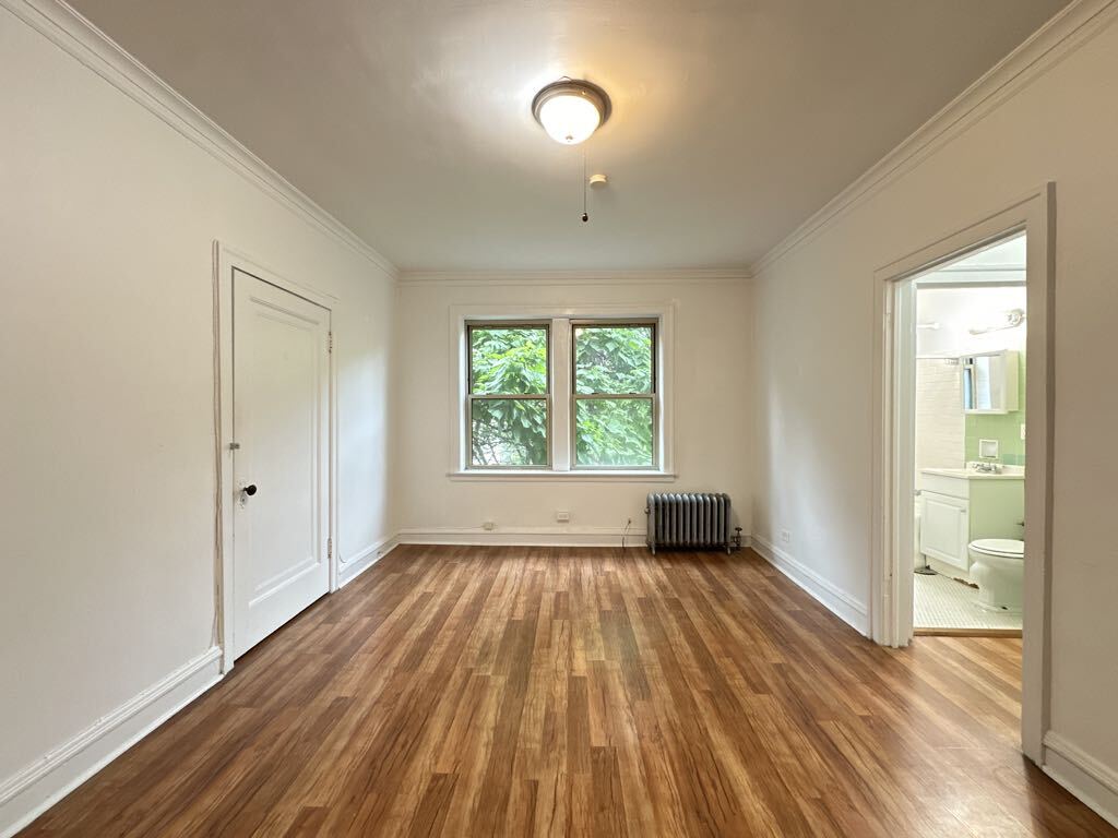 Building Photo - 2536 N Sawyer Ave