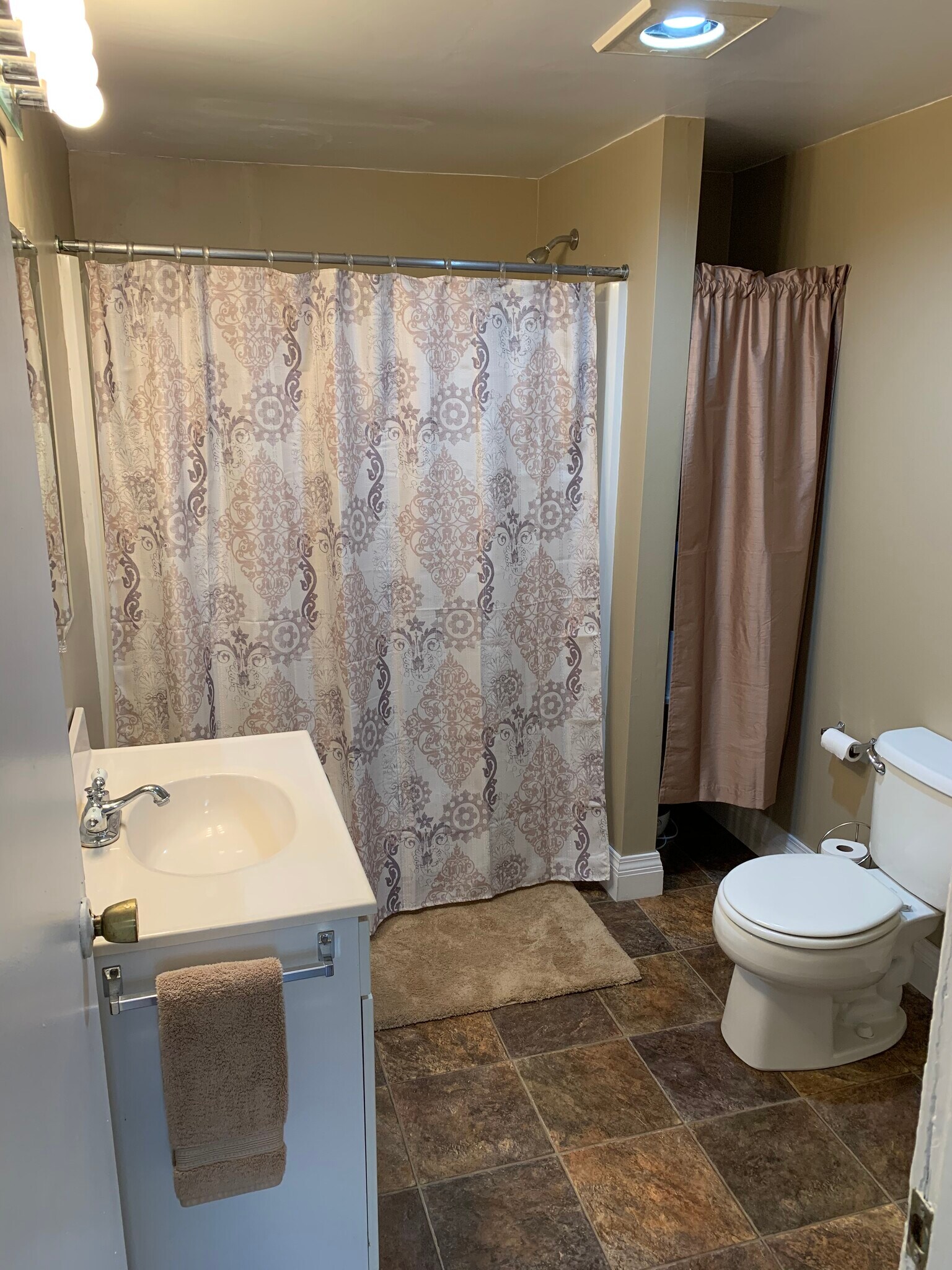 Building Photo - 30 Gold St