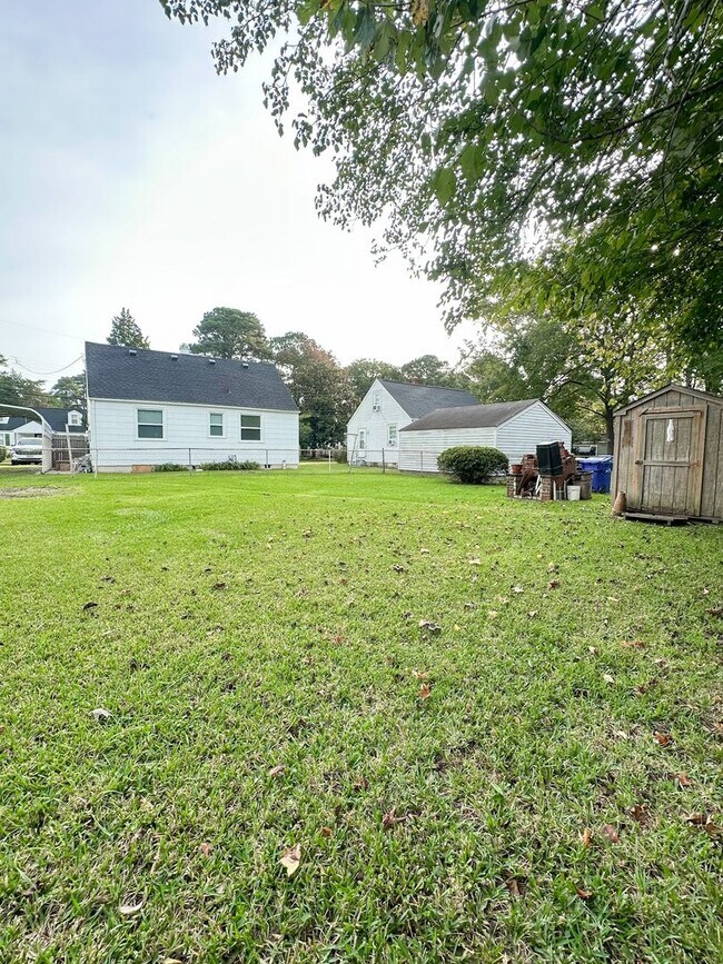 Building Photo - Remodeled 2 bed / 1 bath home