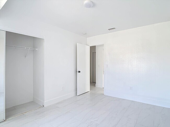 Building Photo - 4487 Pocatella Ave