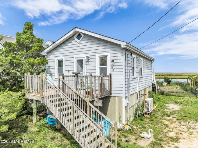 Building Photo - 392 Dock Rd