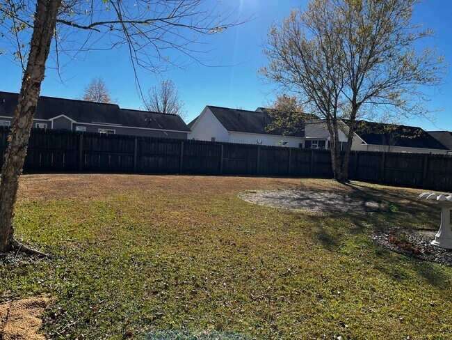 Building Photo - Don't miss this beautiful home in desirable Brice's Crossing