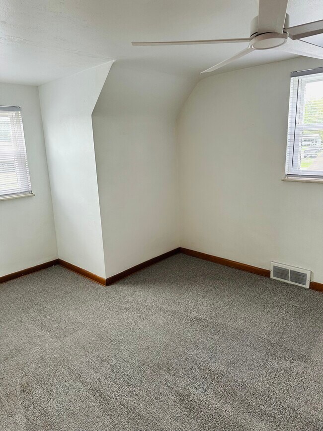 Building Photo - 1420 Collins Ave