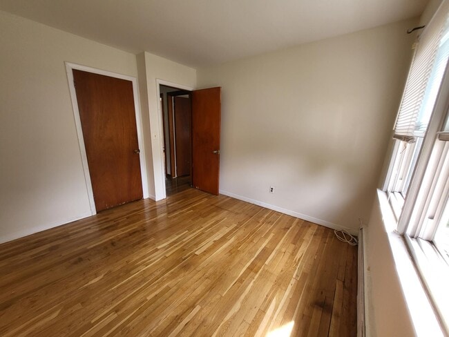 Building Photo - 38 Hillside Ave